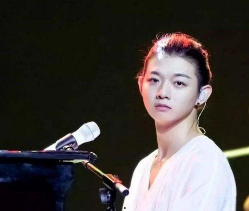 霍尊最新爆料,揭秘娱乐圈不为人知的秘密 第2张 霍尊最新爆料,揭秘娱乐圈不为人知的秘密 第2张